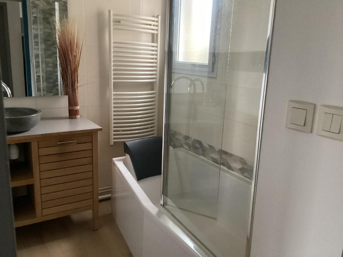 Joli Appartement 50 M2 Classe 3 Etoiles Avec Terrasse Et Jardin Ла-Рошель Екстер'єр фото